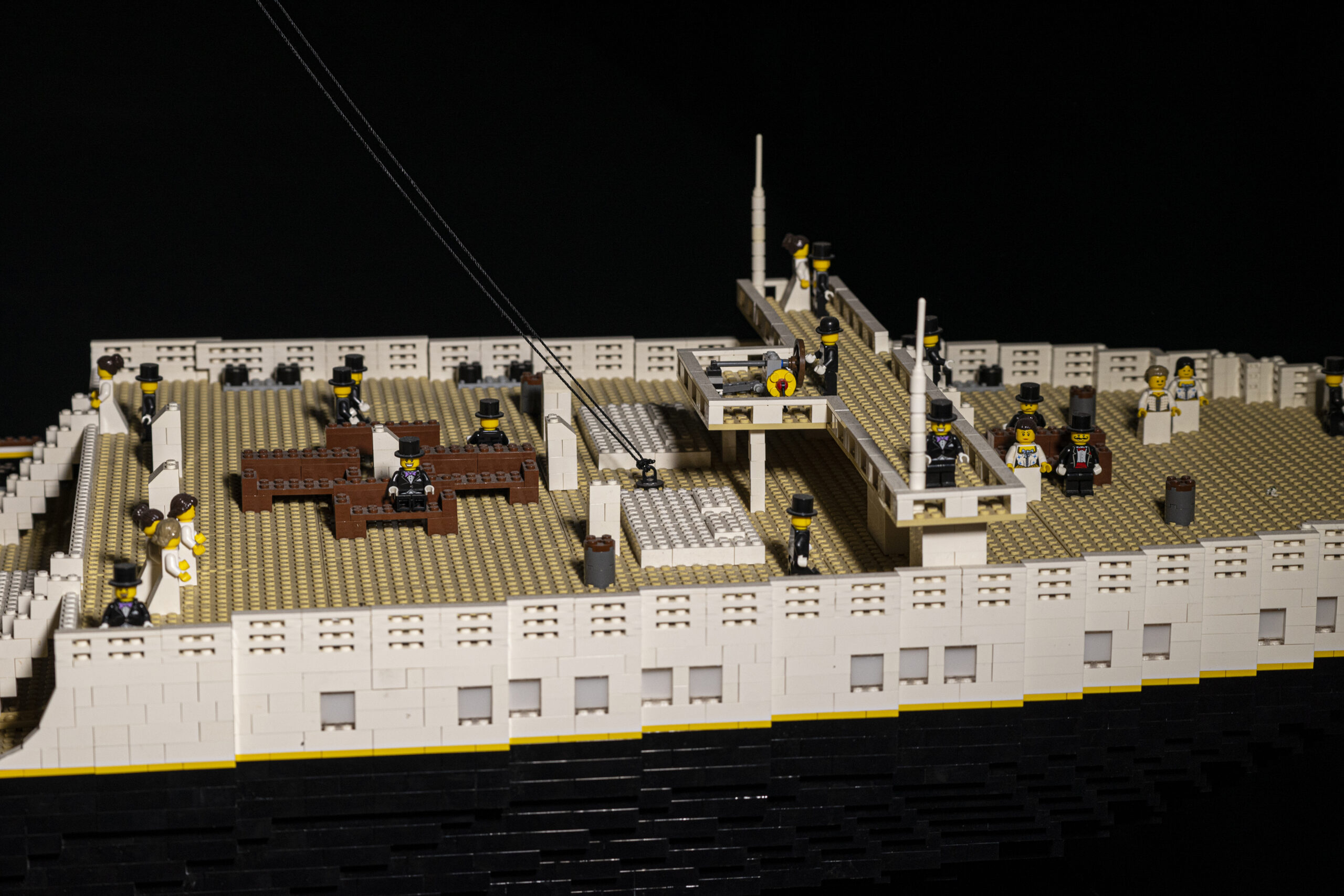 Photos: Titanic LEGO® Brick Ship - Titanic Pigeon
